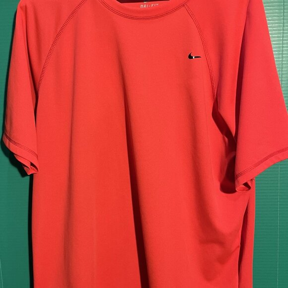 Nike Dri-Fit Red Athletic T-Shirt Men’s XXL Short Sleeve Training Top - Picture 1 of 7